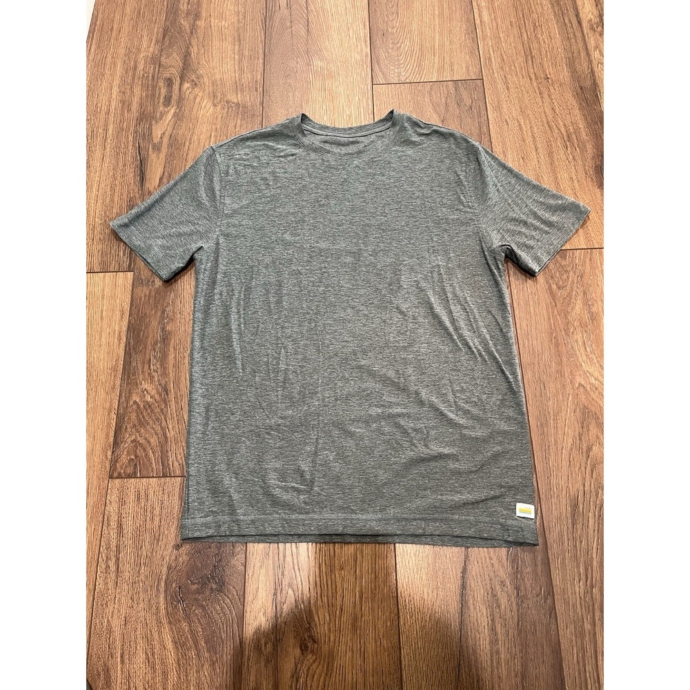 Vuori Strato Tech Tee Mens Small Charcoal Heather Gray Short Sleeve Shirt V126